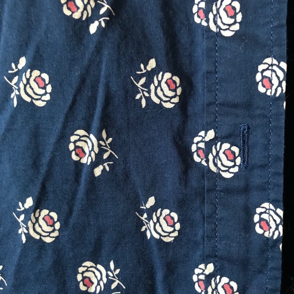 Uniqlo floral button down shirt - Picture 2 of 3